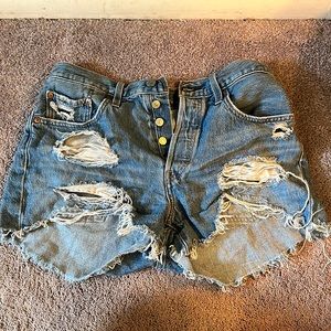 Levi’s 501 shorts size Women’s 28